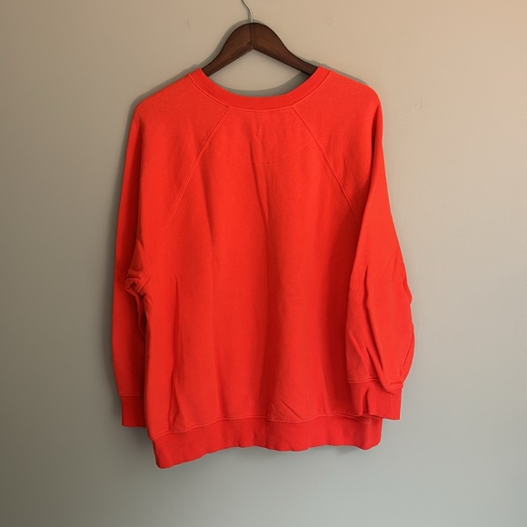 Old Navy Crewneck - Never Worn - Picture 4 of 4